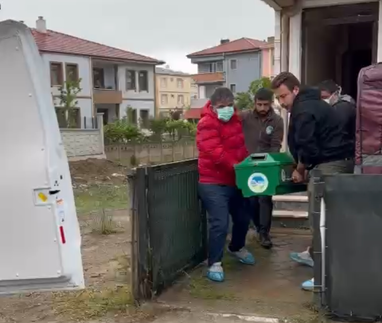 Şüpheli Ölüm: Balkonda Hareketsiz Halde Bulundu