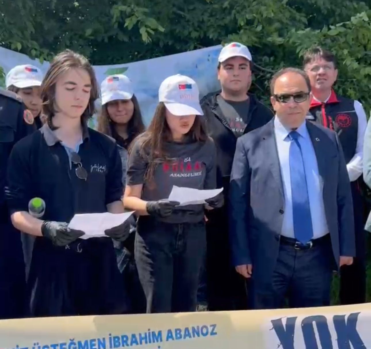 Sürdürülebilirlik Haftası ve Orman Benim etkinlikleri kapsamında çevre temizliği programı düzenlendi
