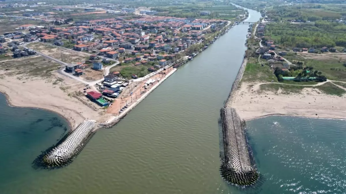 Karasu'da Yeni Sahil Düzenleme Projesinin Temeli Atıldı