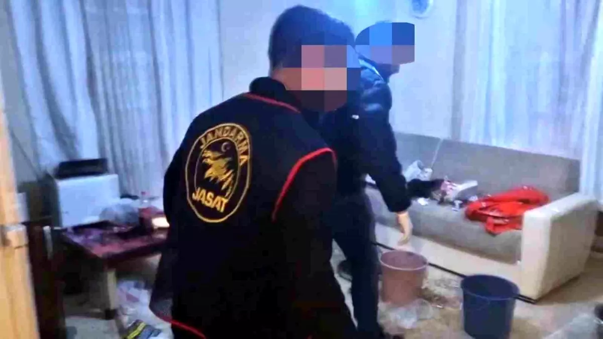 Karasu'da Uyuşturucu Operasyonu: 2 Tutuklama